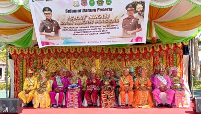 Puluhan Pasangan Ikuti Nikah Massal di Kejari Kabupaten Gorontalo