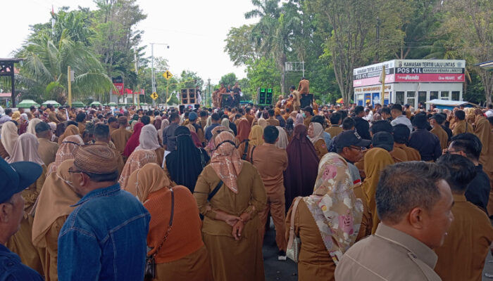 Tiga Bulan Sengsara, Ratusan Aparat Desa Gelar Unjuk Rasa  Tuntut Pembayaran Gaji