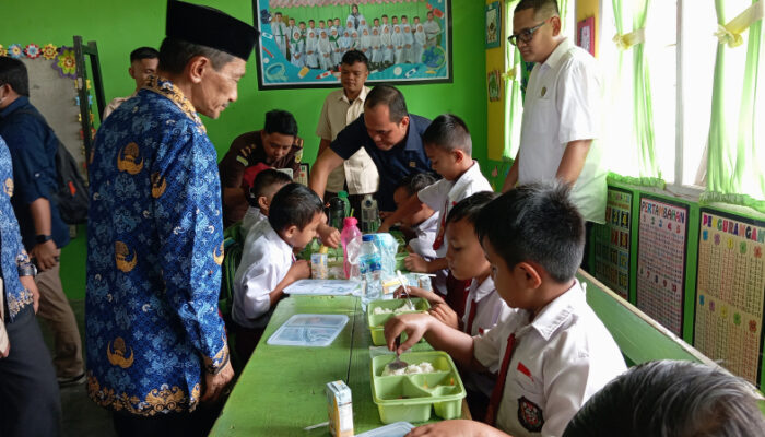 Keluhan Siswa SDN 3 Limboto Barat Soal Makan Bergizi Gratis. Ada Yang Tak Suka Ayam dan Sayur