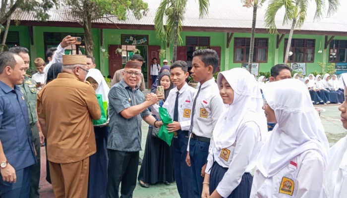 Ribuan Siswa di Telaga Mulai Nikmati Makanan Bergizi Gratis