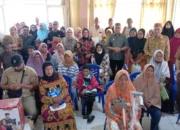 Bupati Sofyan Serahkan Bantuan Atensi ke Penyandang Disabilitas dan Lansia