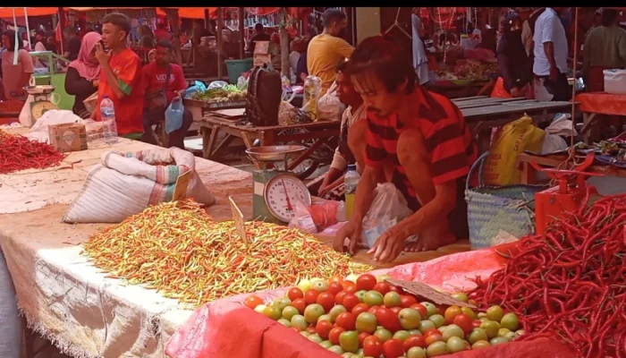 Jelang Lebaran Ketupat, Harga Cabai dan Tomat Anjlok