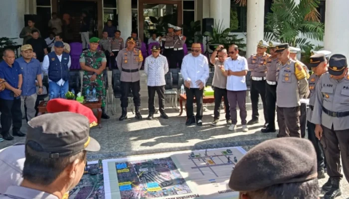 Pimpin Apel Pengamanan Ketupat, Bupati Sofyan Minta Petugas Responsif Melayani Warga
