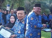 Sofyan-Tony Berikan Penghargaan Kepada 28 ASN Purna Tugas