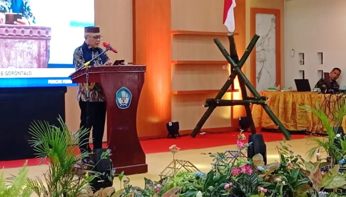 Bupati Sofyan Bacakan Pidato Mendikdasmen di Hari Pendidikan Nasional