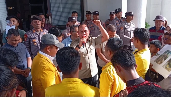 Dihadapan Massa Aksi, Zulfikar: Kami Siap Mengawal Tuntutan Rakyat