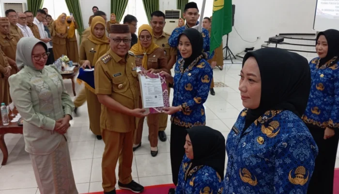 75 CPNS dan 360 PPPK Terima SK dari Bupati Sofyan Puhi