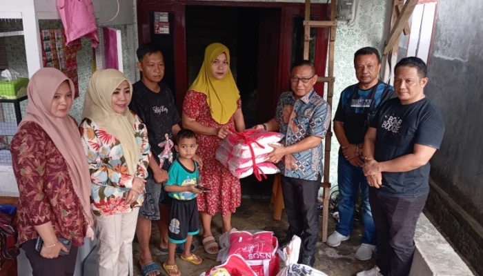 Ringankan Beban Korban Kebakaran, Pemkab Gorontalo Salurkan Bantuan