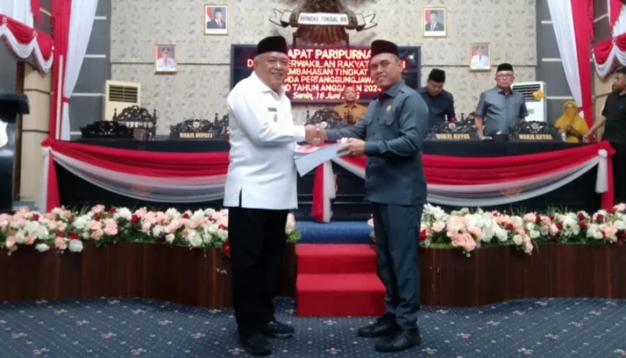 Wabup Tonny Serahkan Laporan Pertanggungjawaban APBD 2024 ke DPRD