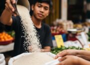 Panen Tidak Merata, Penyebab Harga Beras Melonjak