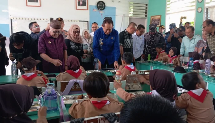 Bupati Sofyan: Program MBG Dongkrak Ekonomi Warga