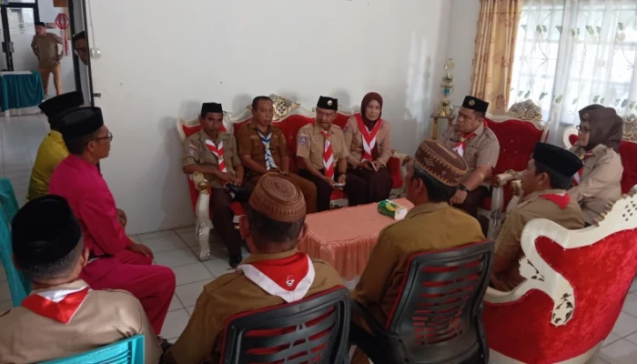 Kunjungan Perdana di Telaga Biru, Sekda Sugondo Disambut Adat Mopotilolo