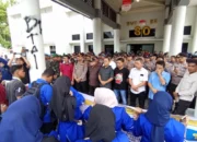 Bupati Sofyan Temui Massa yang Gelar Aksi di DPRD