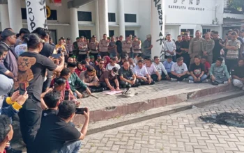 Dukung Tuntutan Massa Aksi, Bupati Sofyan Tandatangani Fakta Integritas
