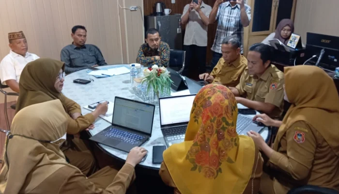 Komisi II DPRD Kabgor Bahas Dokumen KUA-PPAS APBD dengan BKAD dan BPD