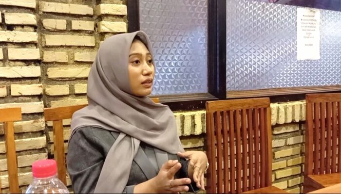 Anggota DPRD Gorut, Dheninda Chairunnisa Bantah Cibir Massa Aksi
