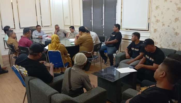 Komisi IV DPRD Kabgor Desak PT BCU Selesaikan Permasalahan dengan Karyawan