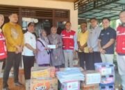 Ketua PMI Zulfikar Usira Tunjukkan Kepedulian, Serahkan Bantuan untuk Korban Kebakaran