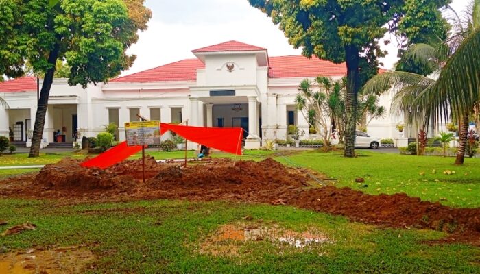 Air Mancur Mulai Dibangun di Halaman Rudis Bupati