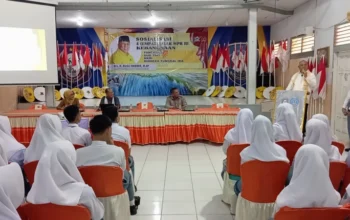 Empat Pilar Bangsa Disosialisasikan Rusli Habibie kepada Siswa SMA 1 Limboto