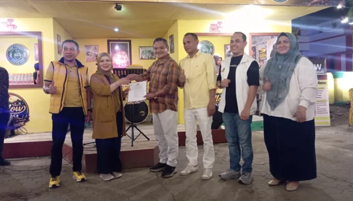 Idah Syahidah Serahkan SK Pengurus DPD II Golkar Kabgor, Sampaikan Pesan Penting