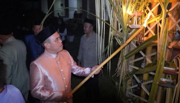 Ketua DPRD Zulfikar Usira Ajak Masyarakat Lestarikan Tradisi Tumbilotohe