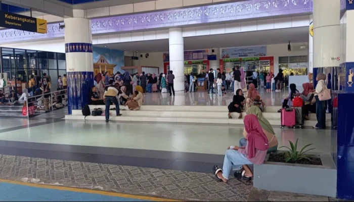 Arus Balik Lebaran, Bandara Djalaluddin Gorontalo Dipadati Penumpang