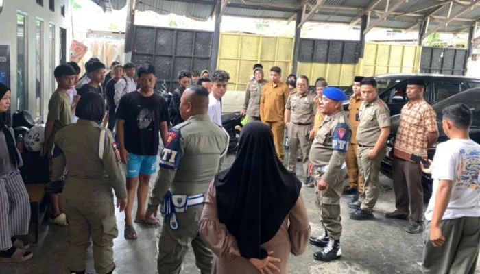 Gercep, Satpol PP Kabgor Grebek Tempat PS yang Diduga Jadi Lokasi Pesta Miras Siswa