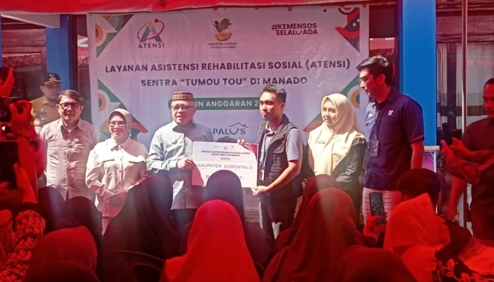 Bupati Sofyan Serahkan Bantuan untuk Lansia hingga Disabilitas