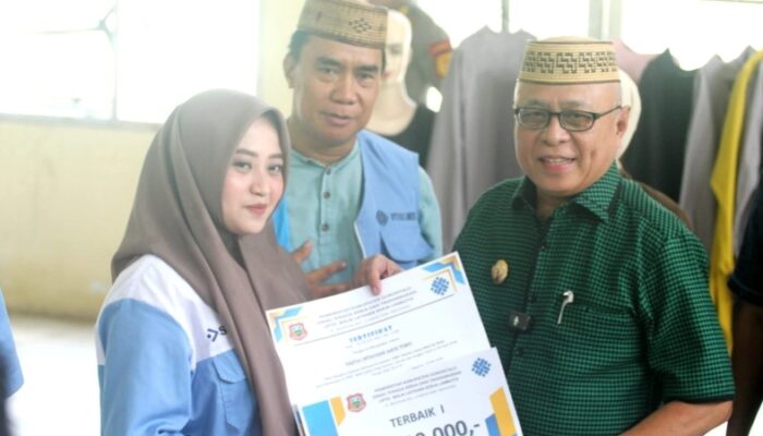 Bupati Sofyan Puhi Minta Alumni Pelatihan BLK Terus Berinovasi dan Berkembang