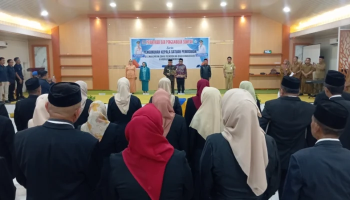 Restorasi Pendidikan, Bupati Sofyan Lantik Puluhan Kepala Sekolah