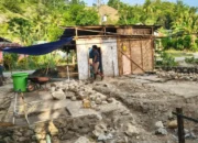 Selamat dari Maut, Warga Limboto Menanti Bantuan Setelah Rumah Roboh Dihantam Pohon