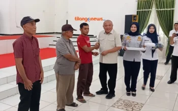 Ratusan Pengemudi Bentor Terima Voucher BBM, Wabup Tonny: Jangan Diperjualbelikan