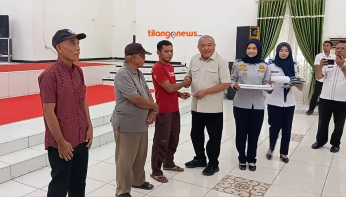 Ratusan Pengemudi Bentor Terima Voucher BBM, Wabup Tonny: Jangan Diperjualbelikan