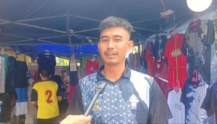 Pedagang Kaos Panen Cuan Selama PENAS XVII, Omzet Tembus Rp50 Juta