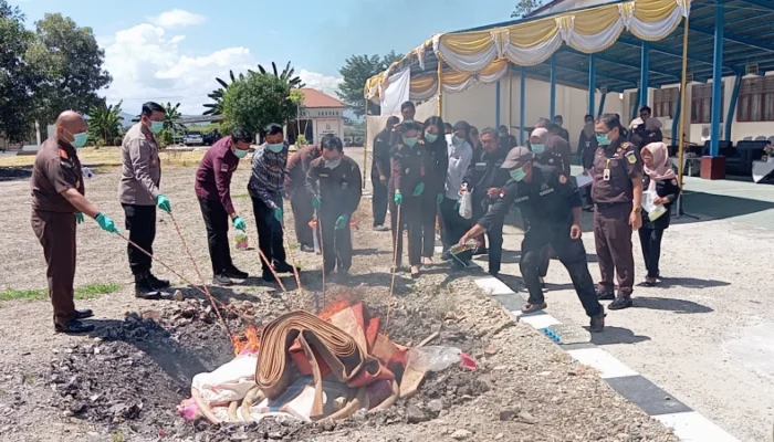 Kejari Kabgor Musnahkan Barang Bukti 21 Perkara, Kasus Narkotika dan Asusila Mendominasi