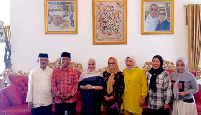 Di Tengah Reses, Rahmijati Jahja Sambut Kunjungan PWRI Kabupaten Gorontalo