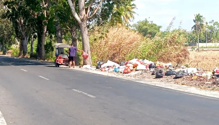 Tepi Jalan Reformasi Masih Jadi Tempat Favorit Warga Buang Sampah
