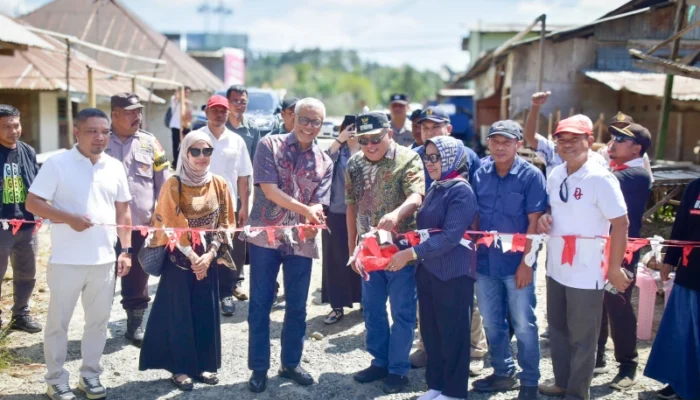 Wabup Tonny Resmikan Jembatan Bailey di Pulubala, Akses Warga Kembali Terhubung