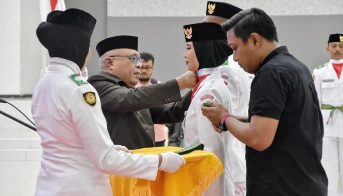 Bupati Sofyan Puhi Kukuhkan Paskibraka Kabgor, 26 Pelajar Siap Kibarkan Merah Putih