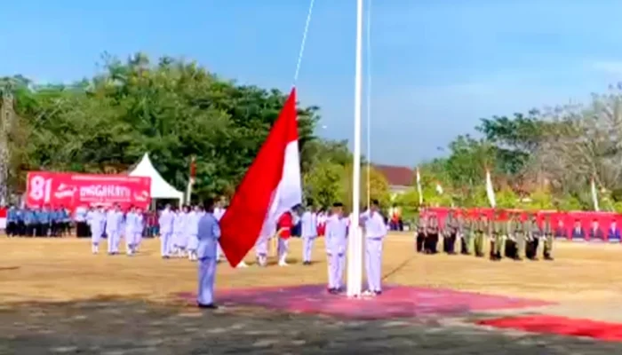 Tali Pengait Bendera Sempat Lepas Saat Upacara HUT ke-81 RI di Bone Bolango